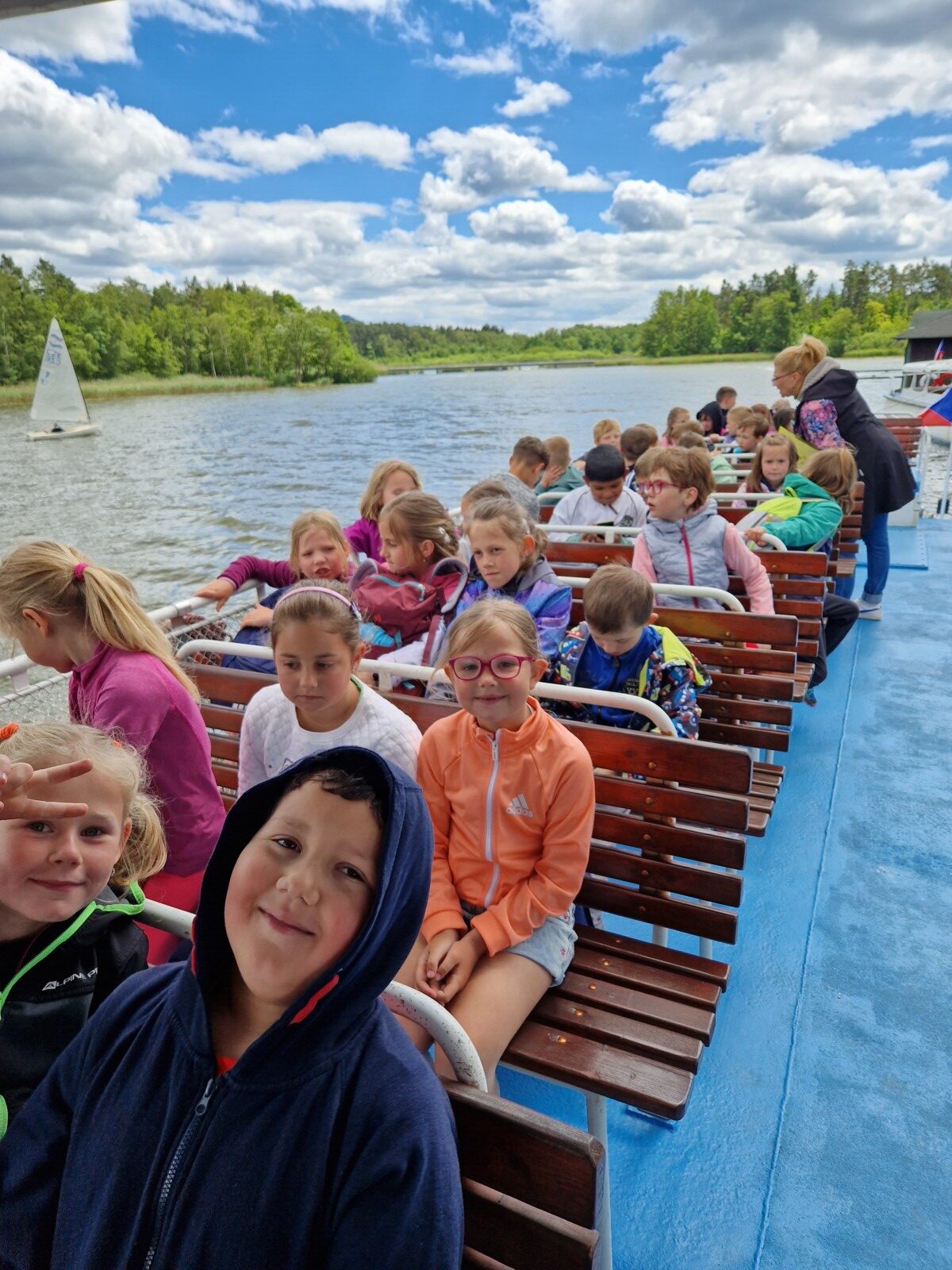 Výlet 1. tříd na Máchovo jezero